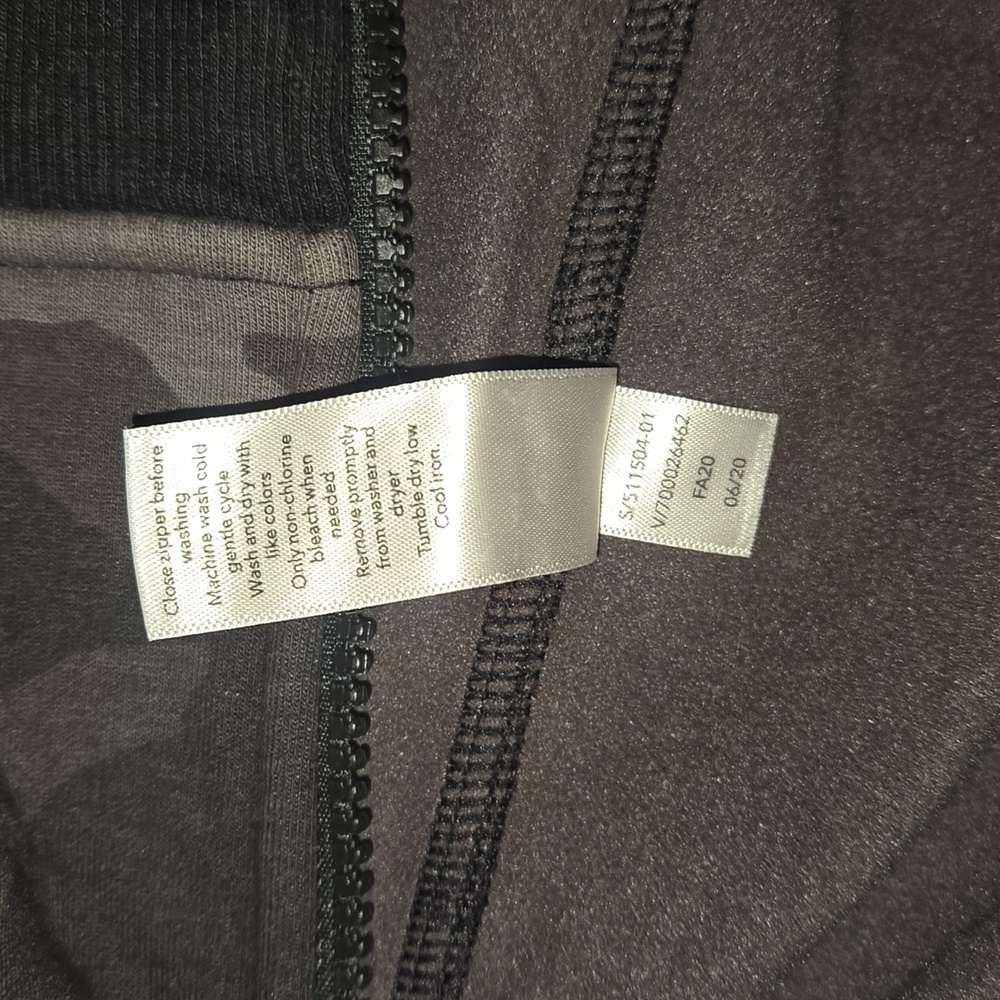 Athleta Triumph Printed Hoodie Camo Black/Gray Size XL - Picture 10 of 10